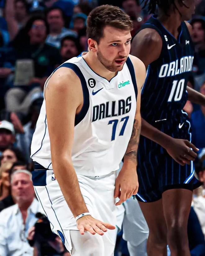 被对手连扳 被对手连扳