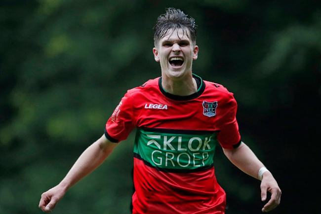 运动员在滑 运动员在滑