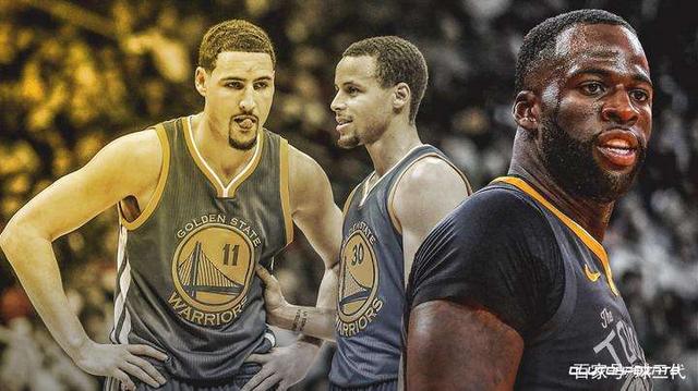 球队围绕他 球队围绕他